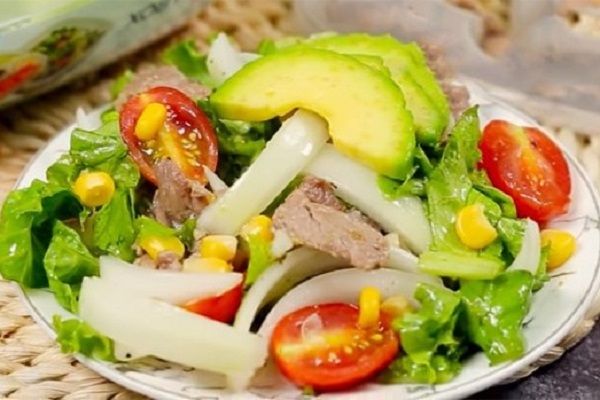 Salad bơ thịt bò
