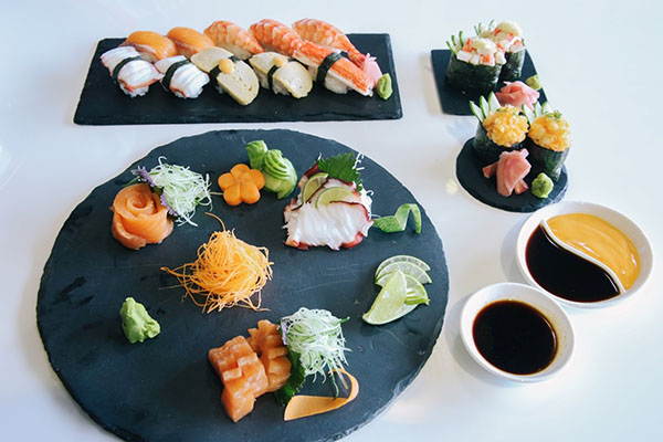 sushi món ăn truyền thống