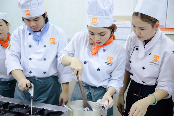 Thông Tin Việc Làm, Mức Lương Của Nghề Đầu Bếp Ở Hà Nội