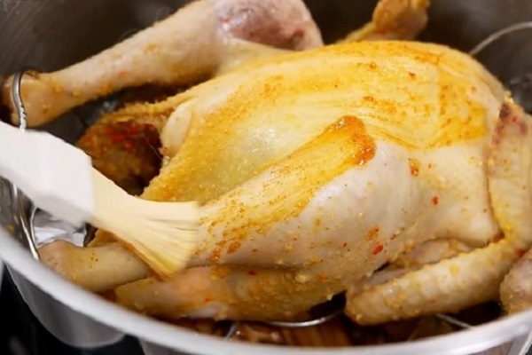 Cách làm gà hấp muối đơn giản