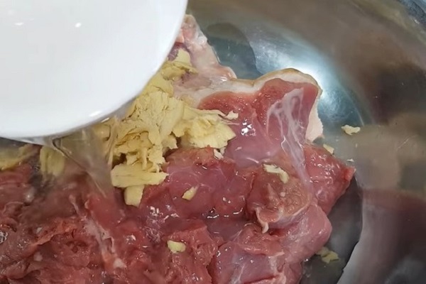 cách rửa thịt dê không hôi