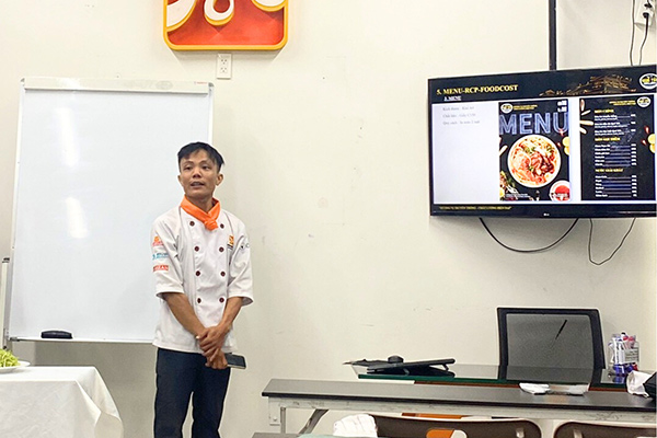 học viên trình bày foodcost